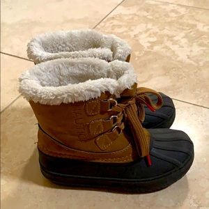 Snow boots